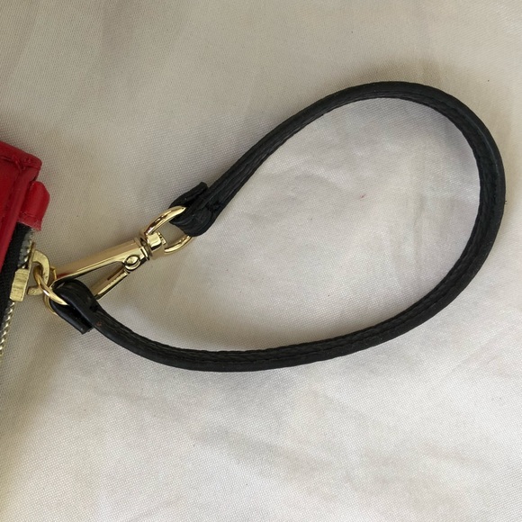 Victoria Secret Valentines Wristlet Red NWOT - Picture 5 of 5